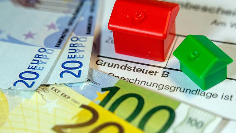 Bad Neustadt hat seinen Hebesatz in der jüngsten Stadtratssitzung für die Grundsteuer B von 350 auf 250 Prozent gesenkt. Bad Neustadt hat seinen Hebesatz in der jüngsten Stadtratssitzung für die Grundsteuer B von 350 auf 250 Prozent gesenkt.