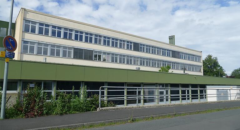 Die Staatliche Berufsschule Kitzingen wird in den kommenden vier Jahre saniert. Die Staatliche Berufsschule Kitzingen wird in den kommenden vier Jahre saniert.