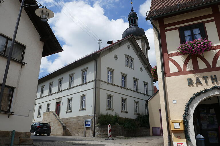 Mancher wollte die Alte Schule in Rügheim abreißen, heute ist sie aus dem Ort nicht mehr wegzudenken - als Gemeinschaftshaus.