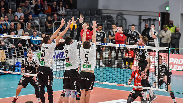 Bundesliga-Spiel im Februar 2019 in Bamberg: Die Sportler des TV/DJK Hammelburg traten gegen die Heitec Volleys aus Eltmann an.