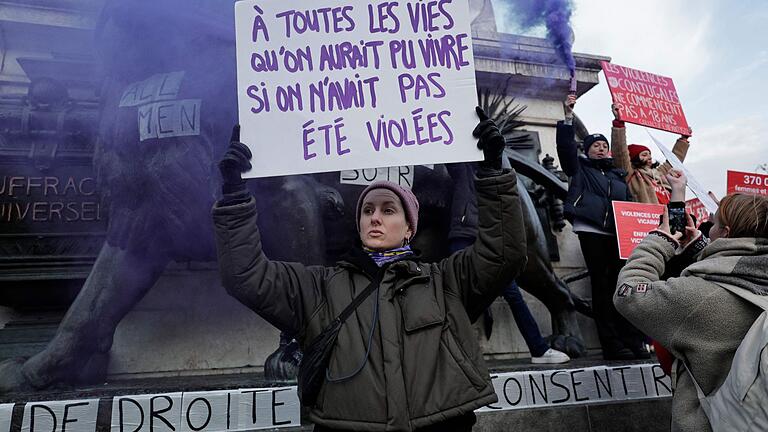 Demonstration gegen sexuelle Gewalt gegen Frauen       -  Zehntausende haben in Frankreich gegen sexuelle Gewalt gegen Frauen demonstriert (Foto aktuell).