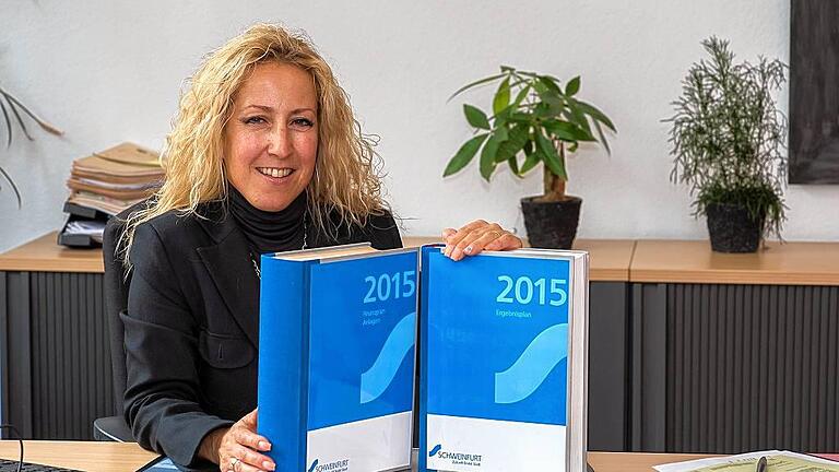 Melanie Lackner: Leiterin der Stadtkämmerei. Melanie Lackner: Leiterin der Stadtkämmerei.