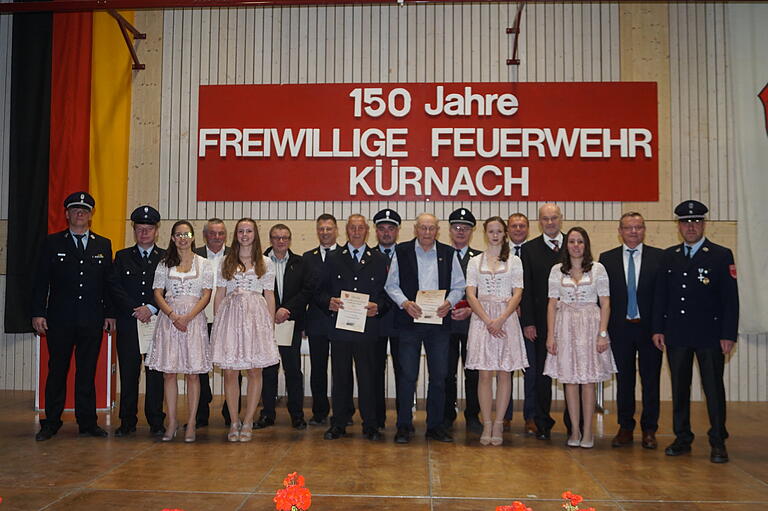 Ehre, wem diese Ehre auch gebührt: Die Freiwillige Feuerwehr Kürnach feierte beim 150. Geburtstag auch ihre besonders herausragenden Mitglieder. Ehre, wem diese Ehre auch gebührt: Die Freiwillige Feuerwehr Kürnach feierte beim 150. Geburtstag auch ihre besonders herausragenden Mitglieder.