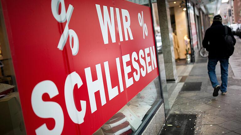 Ob es in Mainfranken ab Oktober wegen der Corona-Krise zu einer regelrechten Pleitewelle und damit auch zu Geschäftsschließungen kommt, darüber sind sich Experten uneinig. Ob es in Mainfranken ab Oktober wegen der Corona-Krise zu einer regelrechten Pleitewelle und damit auch zu Geschäftsschließungen kommt, darüber sind sich Experten uneinig.