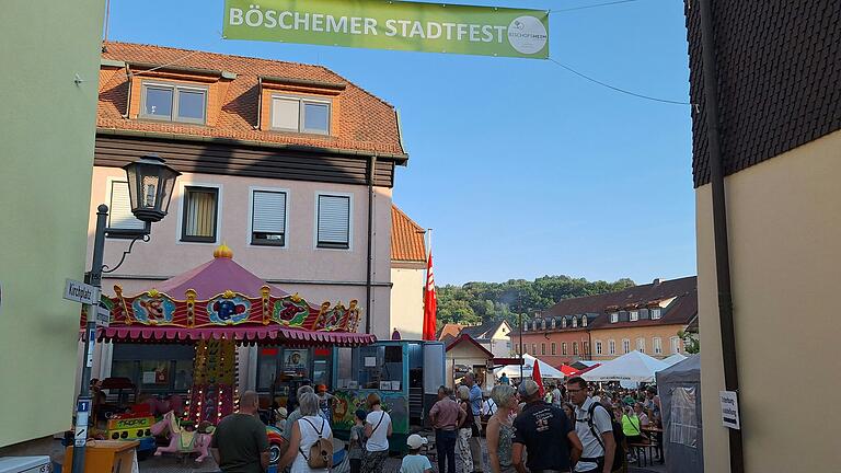 Zahlreiche Besucher zog es zum Bischofsheimer Stadtfest. Zahlreiche Besucher zog es zum Bischofsheimer Stadtfest.