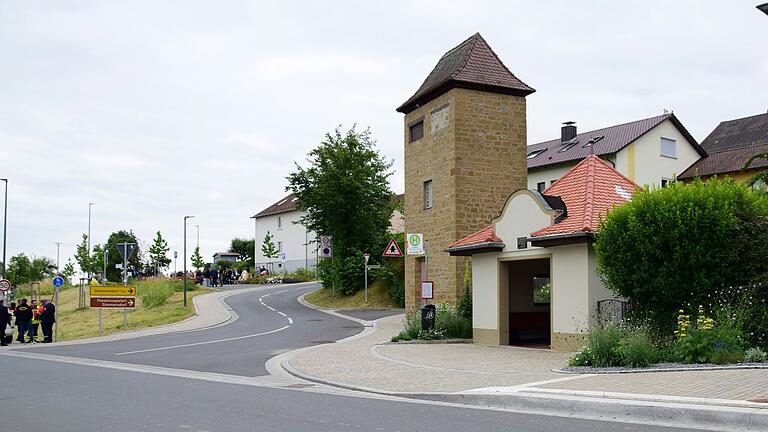 Für die neugestaltete Ortseinfahrt von Obbach hat die Gemeinde Euerbach eine Förderzusage des Amtes für Ländliche Entwicklung. Allerdings kann dieses die Mittel noch nicht auszahlen.