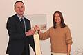 Bürgermeister Michael Ziegler gratulierte Nicole Wolfschmidt zu Eröffnung ihrer Therapie- und Coaching-Praxis.