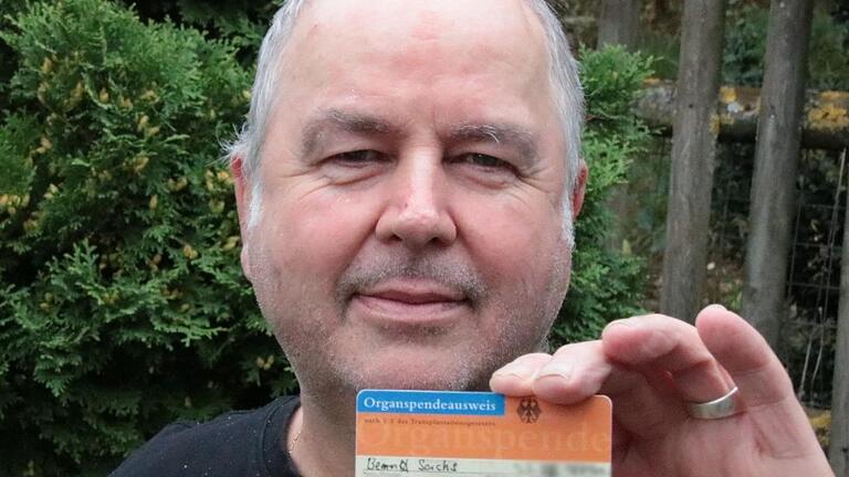 Bernd Sachs hat selbst einen Organspende-Ausweis. Sein Herz und die Nieren kann er nicht mehr spenden, aber alle anderen Organe, die üblicherweise transplantiert werden. Foto: Ralf Ruppert - Bernd Sachs hat selbst einen Organspende-Ausweis. Sein Herz und die Nieren kann er nicht mehr spenden, aber alle anderen Organe, die üblicherweise transplantiert werden. Foto: Ralf Ruppert Bernd Sachs hat selbst einen Organspende-Ausweis. Sein Herz und die Nieren kann er nicht mehr spenden, aber alle anderen Organe, die üblicherweise transplantiert werden. Foto: Ralf Ruppert - Bernd Sachs hat selbst einen Organspende-Ausweis. Sein Herz und die Nieren kann er nicht mehr spenden, aber alle anderen Organe, die üblicherweise transplantiert werden. Foto: Ralf Ruppert