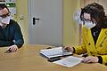 Vor der Sitzung des Krisenstabs: Vorabbesprechung der Leiterin des Krisenstabs, Susanne Reum, gemeinsam mit Pressesprecher Christopher Eichler.