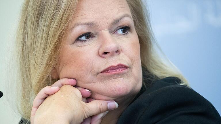 Nancy Faeser stellt Bundeslagebild vor       -  Bundesinnenministerin Nancy Faeser (SPD) erläutert gestiegene Fallzahlen bei Kindesmissbrauch