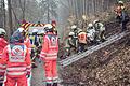 40 Einsatzkräfte der Wehren Habichsthal und Wiesthal übten bei einer gemeinsamen Großübung mit dem BRK und dem BaySf die Rettung verunfallter Forstarbeiter mittels Seilwinde.