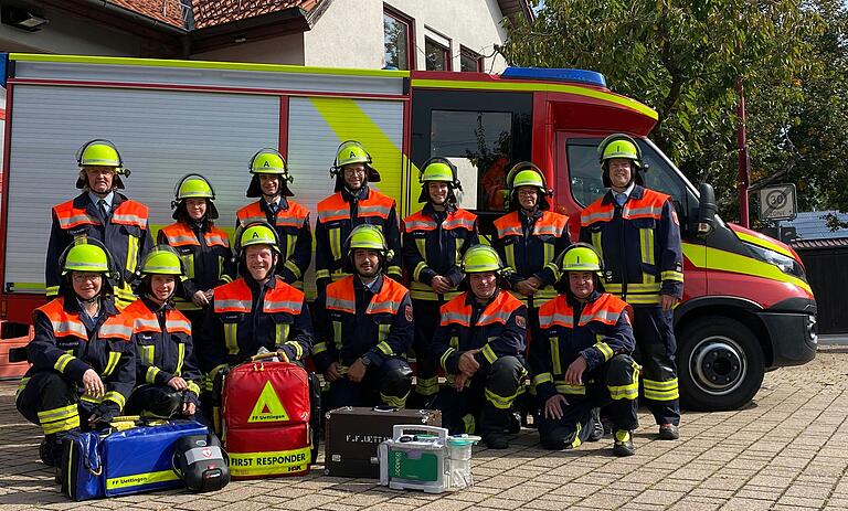 Die HvO Gruppe in Uettingen feiert ihr 25-jähriges Jubiläum (hinten von links): Horst Walter, Janina Roth, Stefan Schätzlein, Florian Endres, Anna Kampert, Sybille Roth, Fabian Rößler, (vorne von links) Martina Stollberger, Melanie Fuchs, Johannes Krämer, Michael Schmidt, Daniel Roth, Ralf Schick. Es fehlen auf dem Bild Stefanie Pöschl, Samuel Breitenbach und Philipp Wander.