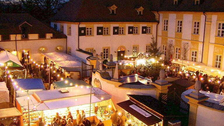 Lichterglanz und Weihnachtsmusik sorgen auf dem Weihnachtsmarkt im Schloss Oberschwappach für einen besinnlichen Start in die Weihnachtszeit. Lichterglanz und Weihnachtsmusik sorgen auf dem Weihnachtsmarkt im Schloss Oberschwappach für einen besinnlichen Start in die Weihnachtszeit.