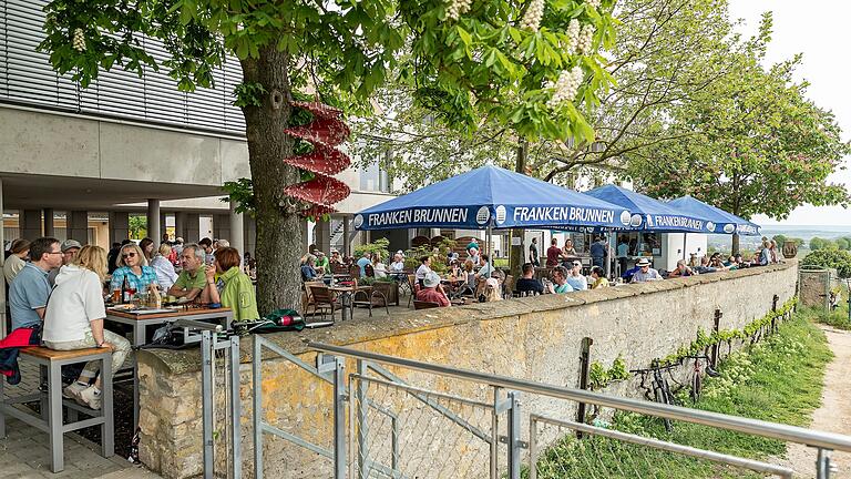 Beliebter Ausflugsort: Oberhalb der Mainschleife hat man den Altmain besonders gut im Blick. Beliebter Ausflugsort: Oberhalb der Mainschleife hat man den Altmain besonders gut im Blick.