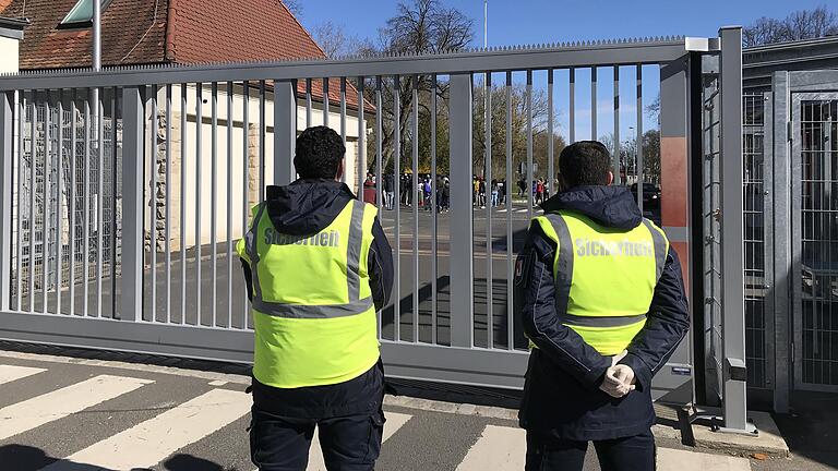 Das Ankerzentrum bei Geldersheim (Lkr. Schweinfurt) bleibt unter Quarantäne.