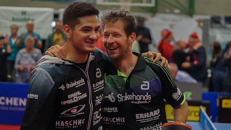 Martin Allegro (links) und Bastian Steger vom TSV Bad Königshofen hatten Nerven wie Drahtseile und gewannen das Entscheidungsdoppel beim TTC Zugbrücke Grenzau mit 3:2. Martin Allegro (links) und Bastian Steger vom TSV Bad Königshofen hatten Nerven wie Drahtseile und gewannen das Entscheidungsdoppel beim TTC Zugbrücke Grenzau mit 3:2.