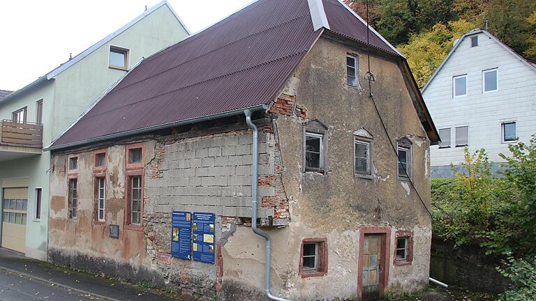 Es ist offensichtlich: Die Synagoge Laudenbach bedarf dringend einer Sanierung. Es ist offensichtlich: Die Synagoge Laudenbach bedarf dringend einer Sanierung.