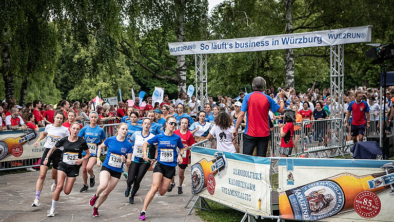 Rund 3400 Läuferinnen und Läufer nehmen am Donnerstag 29.06.23 am 16. WUE2RUN Firmenlauf in Würzburg teil.