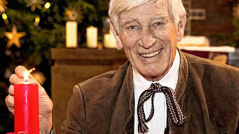 Ob von Hollywood oder aus den Bergen – Siegfried Rauch erzählt zur Weihnachtszeit gerne Geschichten. Ob von Hollywood oder aus den Bergen – Siegfried Rauch erzählt zur Weihnachtszeit gerne Geschichten.