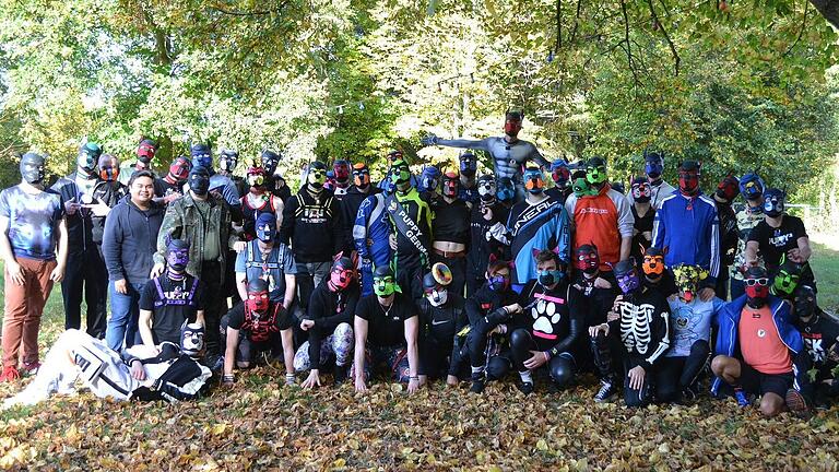 Großes Treffen der Franken Puppys in Eltmann. Christian Christ organisiert Stammtische und zahlreiche Events für die Gemeinschaft.