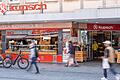Beim Überfall auf die Kupsch-Filiale in der Domstraße im Februar 2022 wurde einer der jugendlichen Täter von der Polizei gestellt und festgenommen.