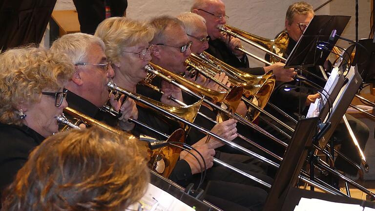 Der Posunenchor Sennfeld feiert in diesem Jahr sein einhundertjähriges Bestehen. Höhepunkt des Festjahres war das Jubiläumskonzert in der vollbesetzten Kirche.