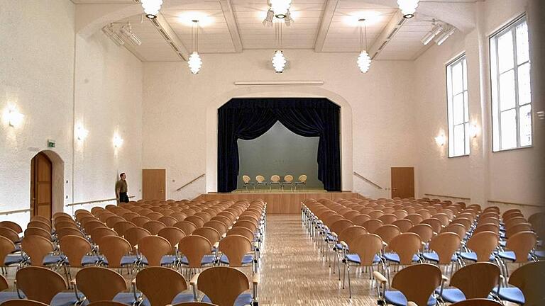 Wust       -  Der Vorhang fällt: Der Saalbau Luisengarten am Ringpark hat als Veranstaltungsort keine Zukunft mehr. Weil er keinen Mieter mehr fand, will der Eigentümer Wohnungen bauen.