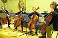 Beim Adventskonzert der Richard-Trunk-Musikschule in der Tauberbischofsheimer Bonifatiuskirche spielten zahlreiche Schüler &ndash; von den jüngeren Musikern bis hin zu Erwachsenen &ndash; eine ganze Reihe weihnachtlicher Weisen, aber auch einige Kompositionen aus unterschiedlichen Epochen, die aber auf einem Instrumentarium erklangen, das sich gut in die festliche Zeit fügte.