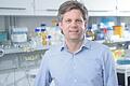 Prof. Lars Dölken ist Inhaber des Lehrstuhls für Virologie und Chef der Virusdiagnostik an der Universität Würzburg.