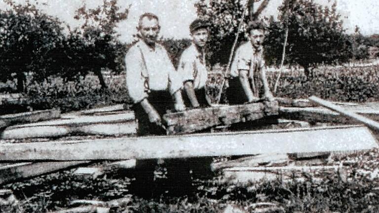 Die Zimmermanns-Familie Weyer Anfang der 1950er Jahre: (von links) Martin, Burkard und Edgar Weyer.