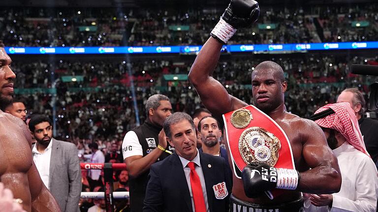 IBF Boxen Schwergewicht - Joshua gegen Dubois       -  Dubois bleibt Schwergewichts-Weltmeister des Verbandes IBF.