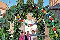 Die Sulzthaler Stickfrauen haben die Tradition des Osterbrunnenschmucks wieder aufleben lassen.       -  Die Sulzthaler Stickfrauen haben die Tradition des Osterbrunnenschmucks wieder aufleben lassen.