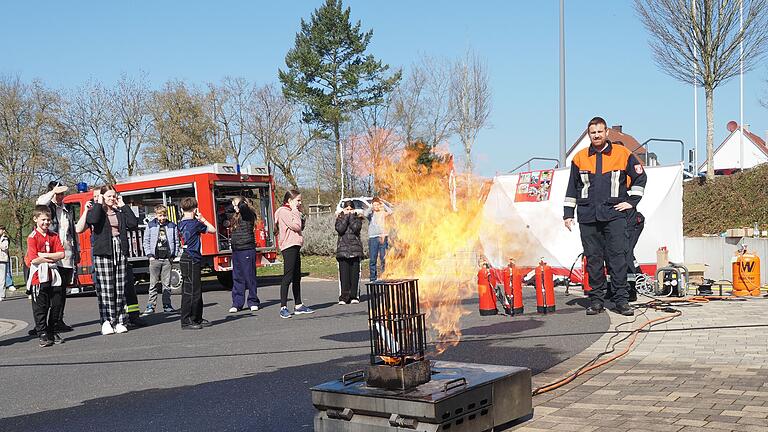 Bei der Feuerwehr ging es heiß her. Bei der Feuerwehr ging es heiß her.