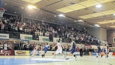 Mehr als 2000 Fans im Schnitt garantierten vergangene Saison für beste Stimmung in der s.-Oliver-Arena.