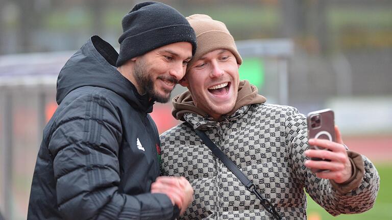 Haben derzeit nicht viel zu Lachen mit dem FC 05 Schweinfurt: Torjäger Adam Jabiri (links), der mit muskukären Problemen kämpft, und Benjamin Hadzic, der erst in den letzten Wochen einen leichten Aufwärtstrend hatte. Haben derzeit nicht viel zu Lachen mit dem FC 05 Schweinfurt: Torjäger Adam Jabiri (links), der mit muskukären Problemen kämpft, und Benjamin Hadzic, der erst in den letzten Wochen einen leichten Aufwärtstrend hatte.