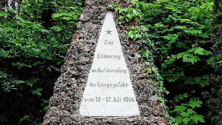 Kriegs-Denkmal in der Maibacher Straße Kriegs-Denkmal in der Maibacher Straße