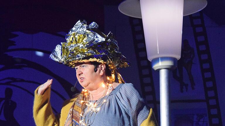 'Ich geh mit meiner Laterne' - stellt Brigitte Proß fest. 'Ich geh mit meiner Laterne' - stellt Brigitte Proß fest.