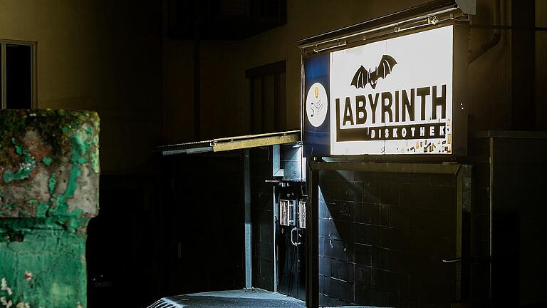 Dunkle Stunden für das Labyrinth in Würzburg? Die Neubaupläne des Grundstückseigentümers könnten für ein Ende des Kult-Clubs Laby sorgen. Dunkle Stunden für das Labyrinth in Würzburg? Die Neubaupläne des Grundstückseigentümers könnten für ein Ende des Kult-Clubs Laby sorgen.