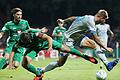 Fussball, DFB-Pokal, 1. FC Schweinfurt 05 - FC Schalke 04       -  Einen erbitterten Kampf lieferte der FC Schweinfurt 05 (im Bild Philipp Messingschlager, links, und Stefan Kleineheismann) dem deutschen Vizemeister FC Schalke 04 (Guido Burgstaller).