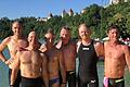 Die Lohrer Mastergruppe vor der längsten Burg der Welt (1 km): (von links) Alexander Mineif, Volker Kübert, Hans-Peter Schecher, Ralf Luge, Christian Mineif und Alexander Hilzendegen in Burghausen. Es fehlt die Massageschülerin Theresa Damm.