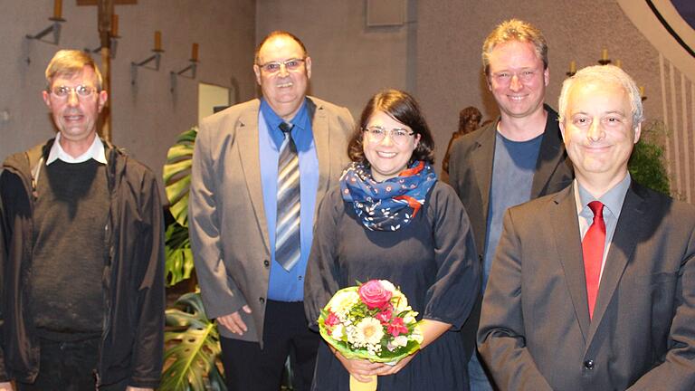 Christina Lömmer ist die neue Pastoralassistentin für den&nbsp;Pastoralen Raum Gemünden. Unser Bild zeigt sie mit von links Pfarrer Norbert Thoma, Jürgen Stich, Thorsten Kapperer und Christoph Fechner.