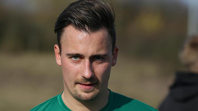 Julian Beßler sichert Aufsteiger TSV Abtswind II im ersten Bezirksliga-Spiel in der Schlussphase mit seinen zwei Toren den Sieg gegen den TSV Münnerstadt. Julian Beßler sichert Aufsteiger TSV Abtswind II im ersten Bezirksliga-Spiel in der Schlussphase mit seinen zwei Toren den Sieg gegen den TSV Münnerstadt.