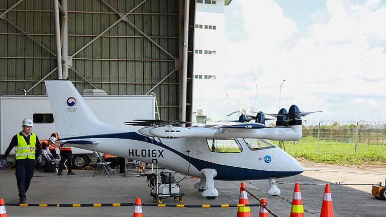 Fliegende Taxis in Indonesien       -  Die ultramodernen Fluggeräte können senkrecht starten.