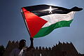 Palestinian man holds Palestinian flag       -  FILE - A Palestinian man holds a flag during a protest outside the Damascus Gate, east Jerusalem in support of Palestinian President Mahmoud Abbas' bid for statehood recognition in the United Nations, Israel, 21 September 2011. EPA/ABIR SULTAN (Zu dpa 'Palästina bekommt eigene Flagge vor UN-Hauptquartier in New York') +++(c) dpa - Bildfunk+++ |