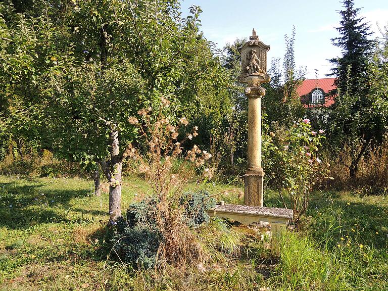 Der Bildstock des Heiligen Wendelin stammt aus dem Jahr 1827. Der Bildstock des Heiligen Wendelin stammt aus dem Jahr 1827.