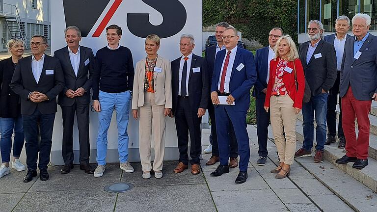 Vorstand von pro Region Heilbrunn-Franken mit Geschäftsführer Philipp Müller, (Vereinigte Spezialmöbelfabriken GmbH &amp; Co. KG) bei der jährlichen Mitgliederversammlung.