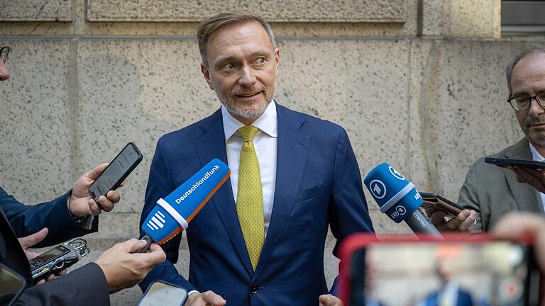 Bundesfinanzminister Lindner in den USA       -  FDP-Chef und Bundesfinanzminister Christian Lindner sieht Einsparmöglichkeiten beim Bürgergeld.