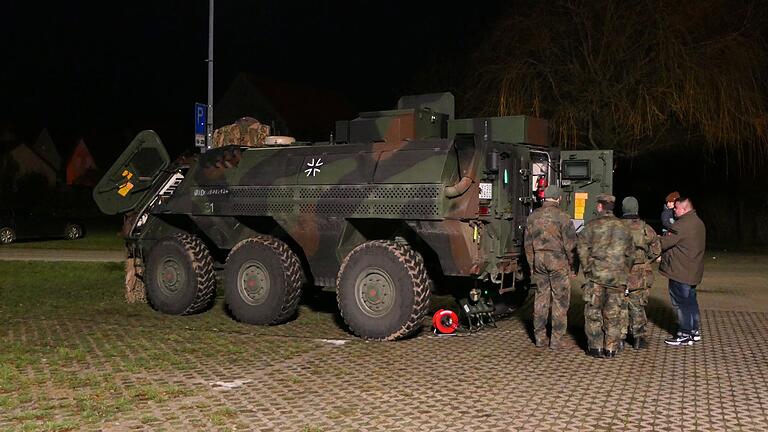 Der Transportpanzer Fuchs dient der Einheit als Führungsfahrzeug. Der Transportpanzer Fuchs dient der Einheit als Führungsfahrzeug.