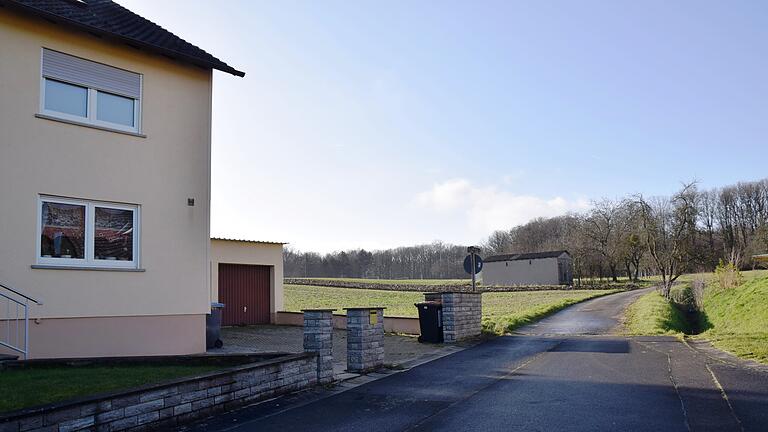 Im Anschluss an die Fichtenstraße in Sömmersdorf sollen zwei Bauplätze geschaffen werden, wofür die Gemeinde Euerbach einen Bebauungsplan aufstellte. Im Anschluss an die Fichtenstraße in Sömmersdorf sollen zwei Bauplätze geschaffen werden, wofür die Gemeinde Euerbach einen Bebauungsplan aufstellte.