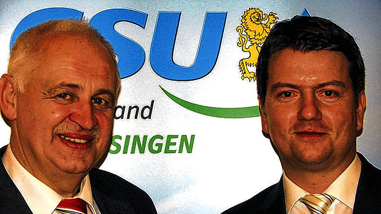 Erfolgreiche Wahl: CSU-Landtagsabgeordneter Robert Kiesel (links) gratuliert Sandro Kirchner, der in Bad Bocklet zum Kandidaten für die Wahl 2013 nominiert wurde.